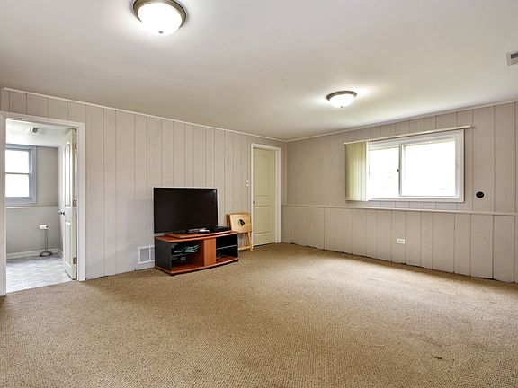 5th image of 15624 Lorel Ave