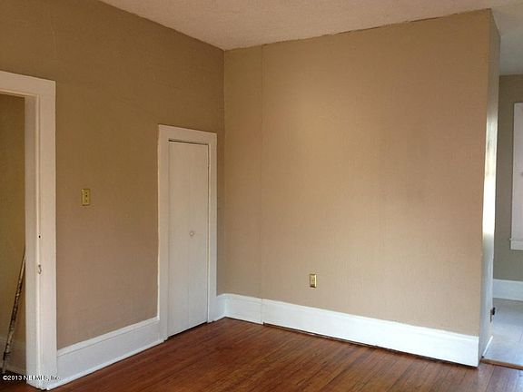 3rd image of 2723 Herschel St APT 2