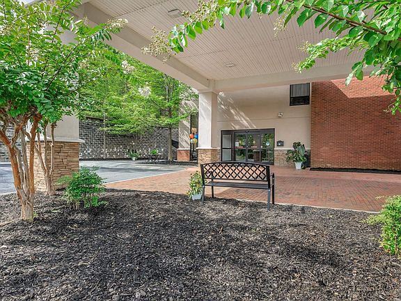 2nd image of 23 Chateau Dr SE #115