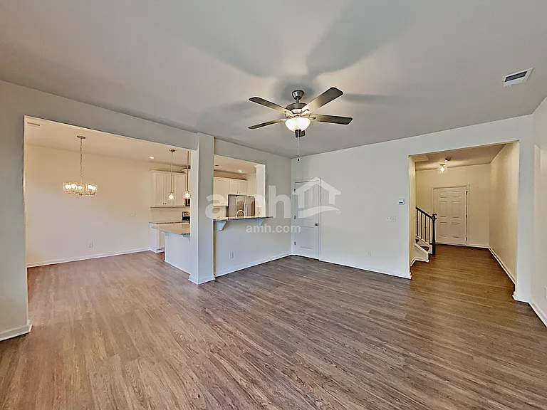 693 Woodall Rd — Photo 6