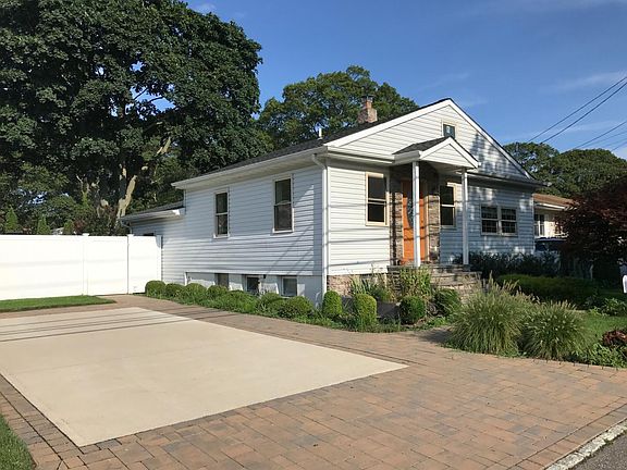 2nd image of 1532 Coates Ave