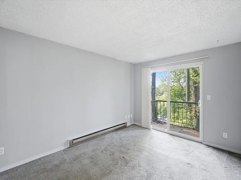 5023-5033 SW Pasadena St #5027 — Photo 6