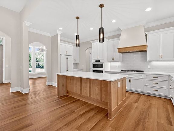 5th image of 343 Riverbend Country Club Rd