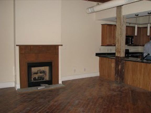 5th image of 522 Bridge St APT 1J