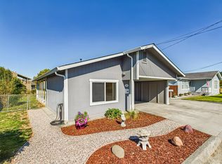 238 Orchard Ln, Fortuna, CA 95540