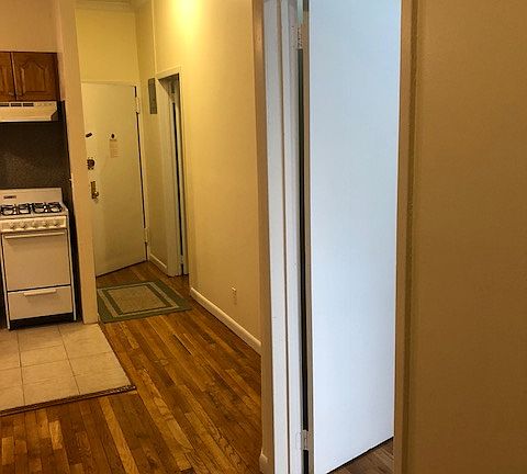 5th image of 211 W 88th St APT 1A
