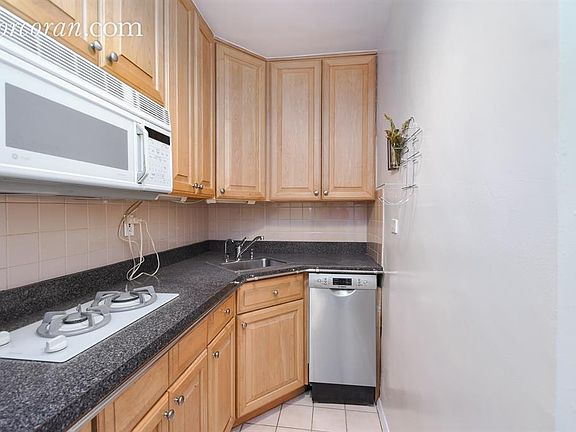 5th image of 335-341 E 51st St #12B