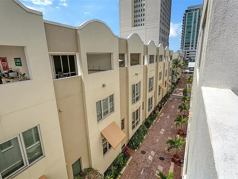 235 Cocoanut Ave #106B — Photo 44