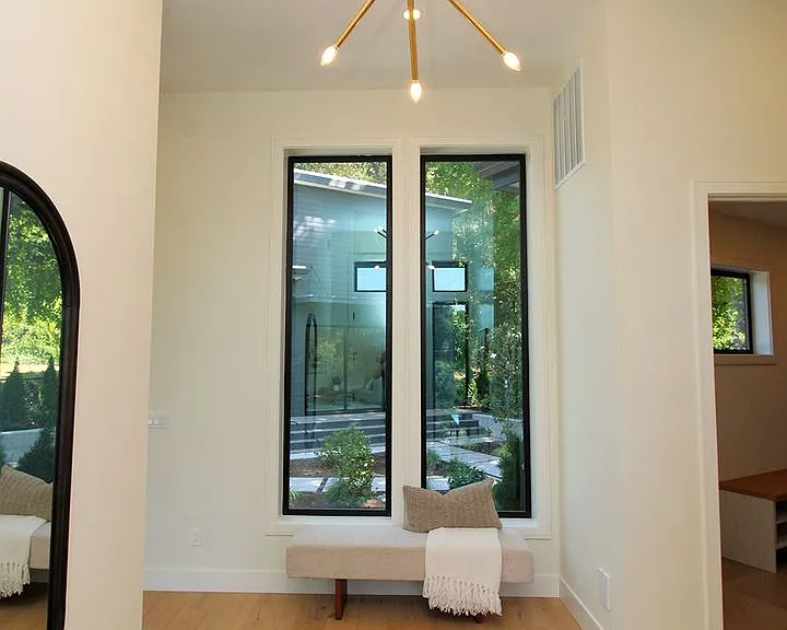 6233 SW Hamilton Way — Photo 3