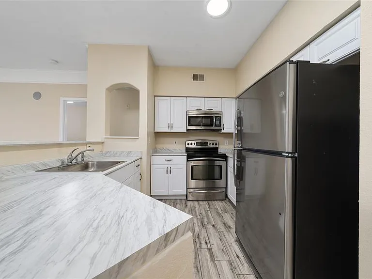 3280 Soho St #201 — Photo 7