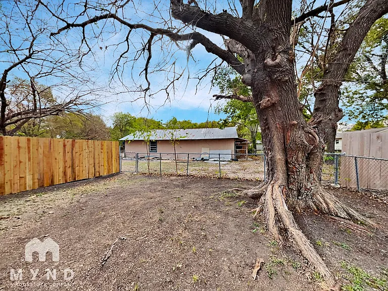 609 John Arden Dr — Photo 13
