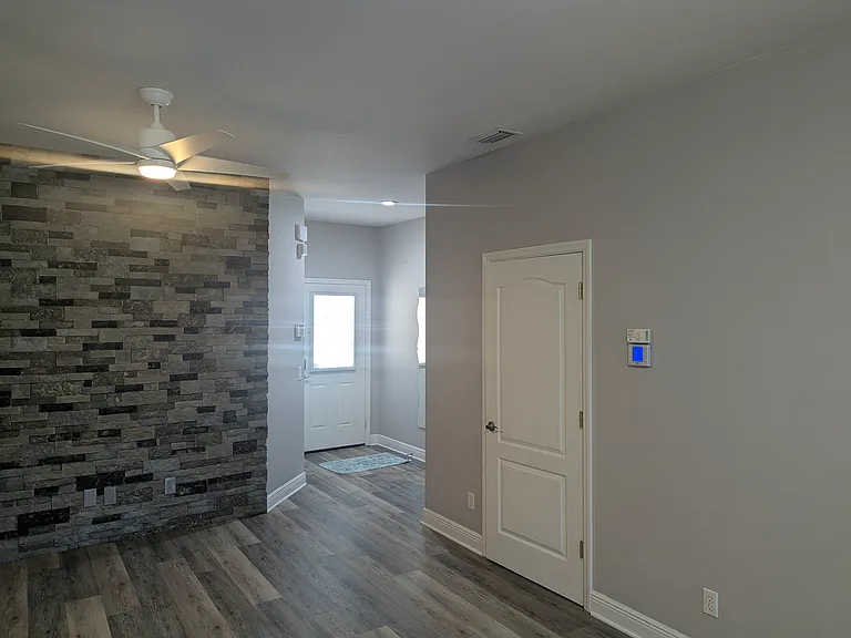 1063 Jonah Dr — Photo 3
