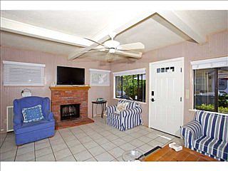 4th image of 736 York Ct