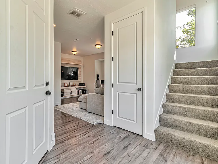 7649 S Lind Ln — Photo 18