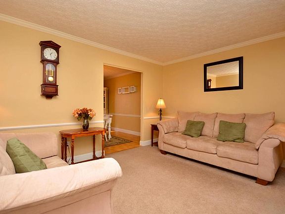2nd image of 215 Maybank Ct