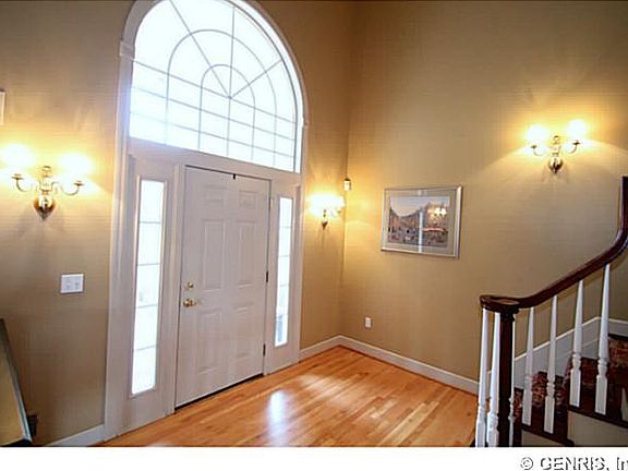 3rd image of 100 Neuchatel Ln
