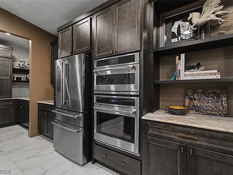 1020 Golden Summit Ave — Photo 10