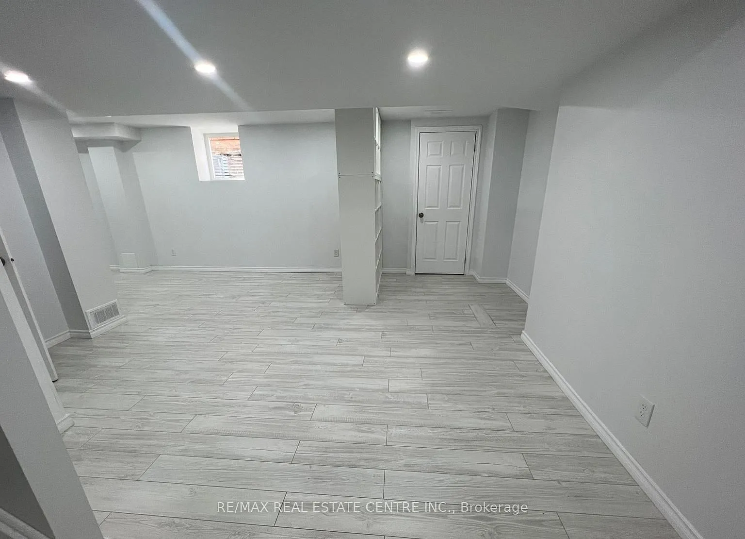 10 Chudleigh Ave — Photo 4