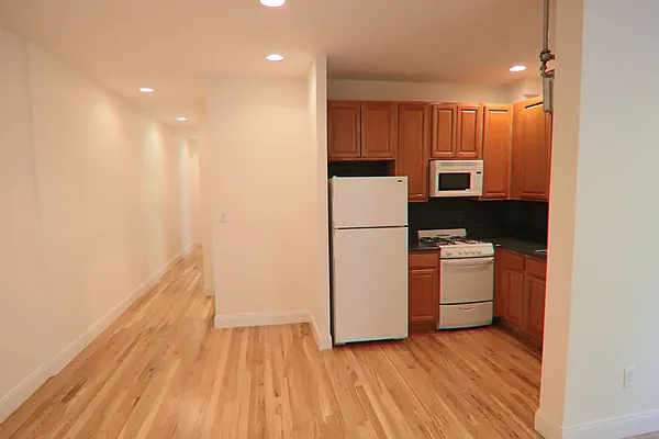 Rented by PMG Real Estate  | media 36