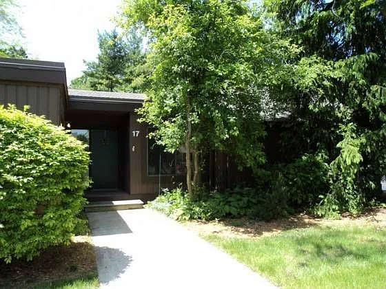 17 Westbury Ct photo 1