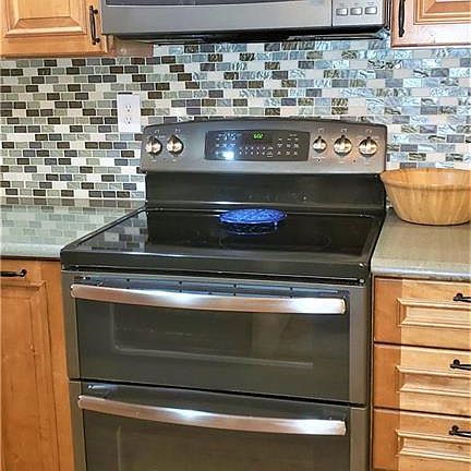 5th image of 230 Marseilles Ave