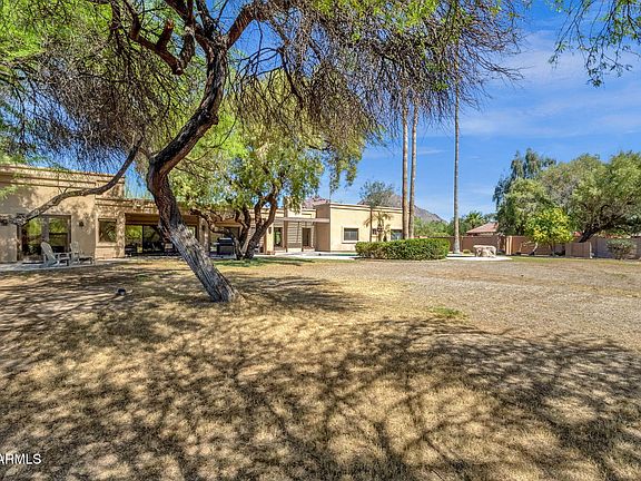 3rd image of 4139 E COLTER Street