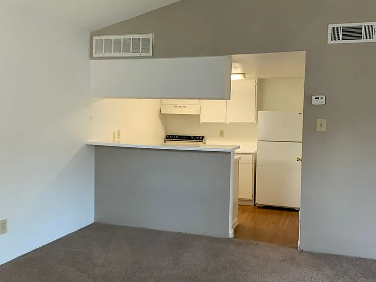 Emerald Cove Apartments — Photo 114