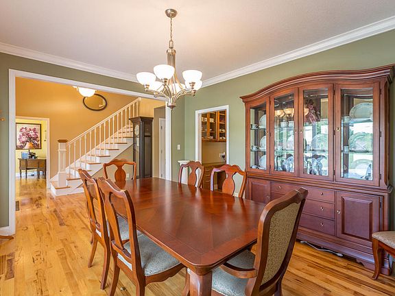 5th image of 13102 Emerald Bay Dr