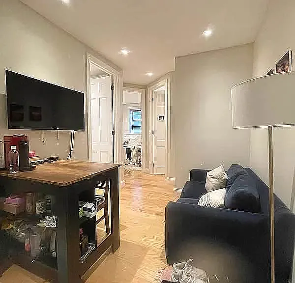 620 E 6th St #15A — Photo 2