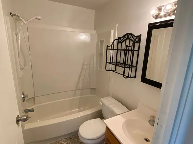 14 Lancaster Est — Photo 13
