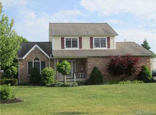 7925 Cherry Ln, Niagara Falls, NY 14304