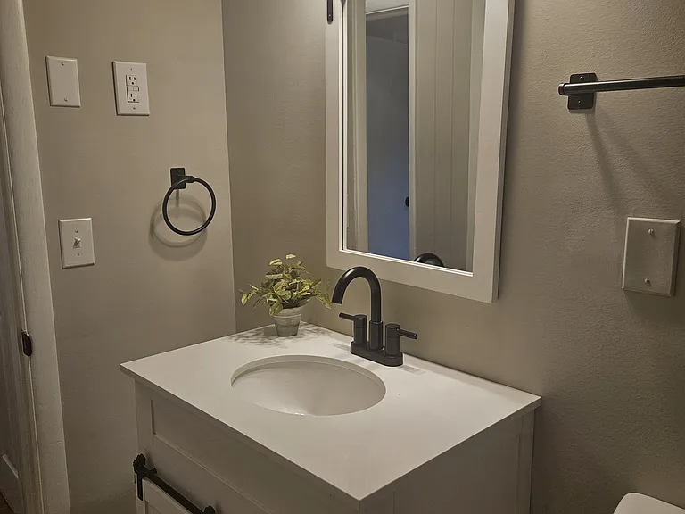 Main bathroom with all new fixtures