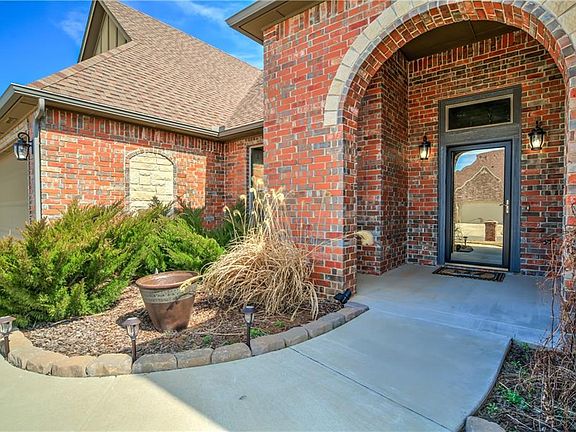 3rd image of 13520 Keswick Ln