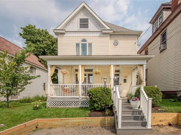 615 Montour St, Coraopolis, PA 15108