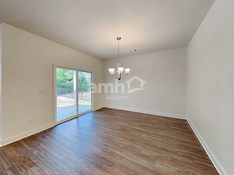 7060 Creeksong Dr — Photo 6