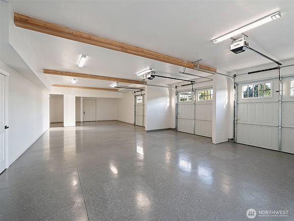 5th image of 4555 NE 242nd Avenue