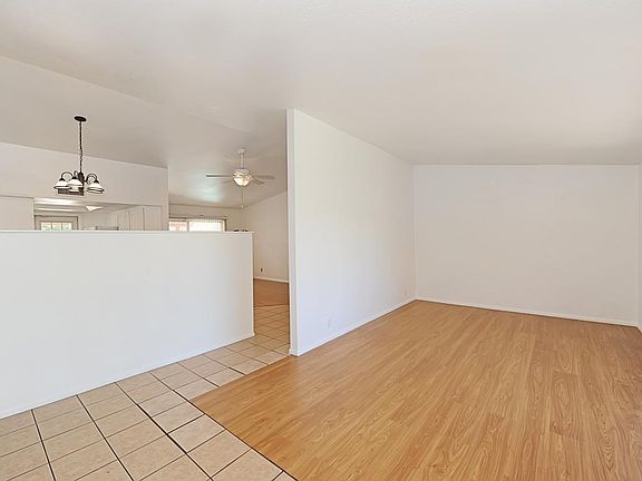 4th image of 2604 S Cottonwood Dr