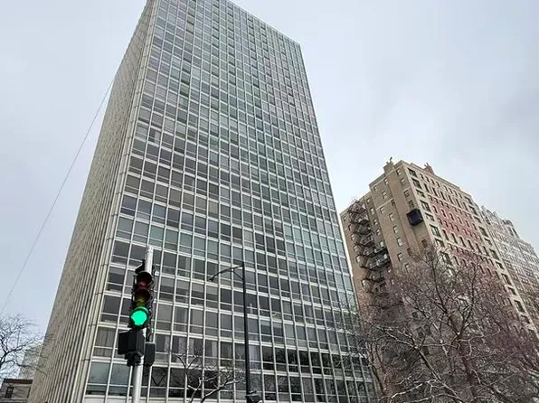 2400 N Lakeview Ave APT 1009, Chicago, IL 60614