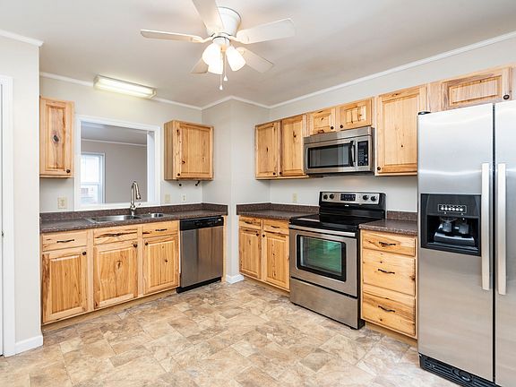 2nd image of 79 Woodlee Rd APT 8