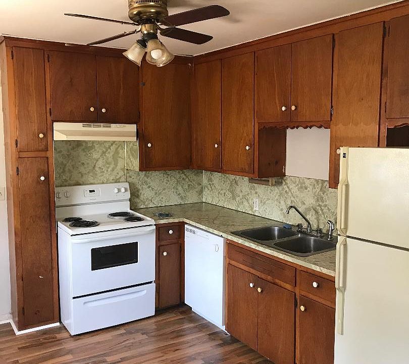 2nd image of 302 N Walnut Ave