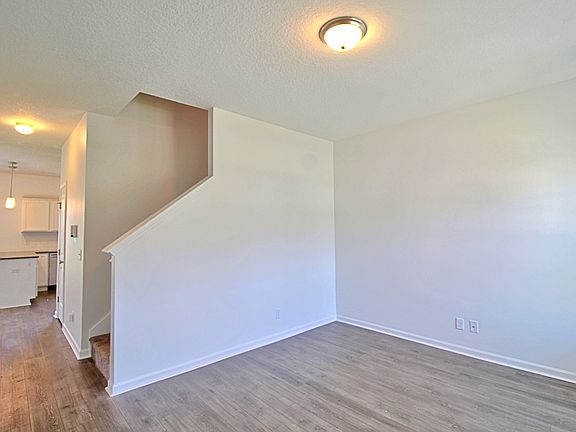 3rd image of 171 Brightleaf Cir