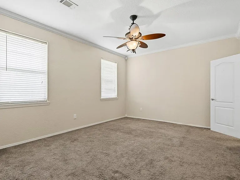 1717 Red Oak Dr — Photo 8