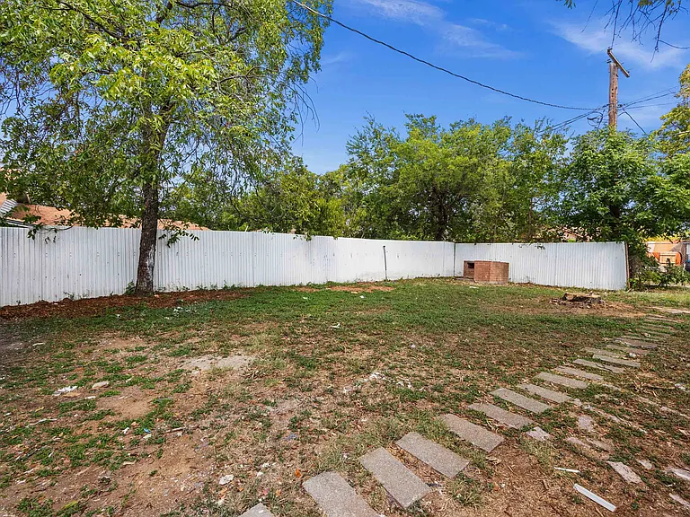 1850 Highland Ave — Photo 19