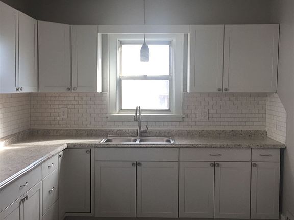 NEWLY REMOLDED KITCHEN