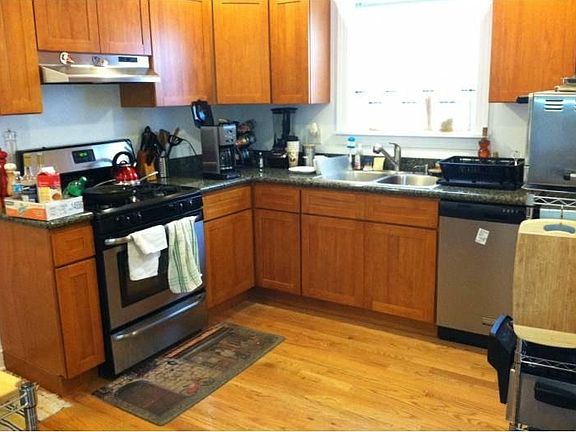 3rd image of 3243 W Leland Ave #2