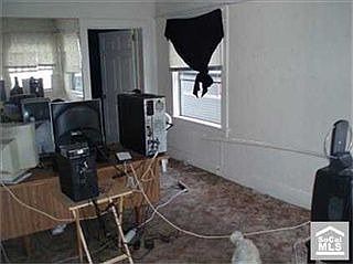 4th image of 2713 Darwin Ave