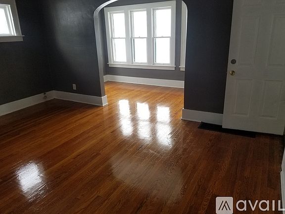 2nd image of 125 Hutchinson Ave #125