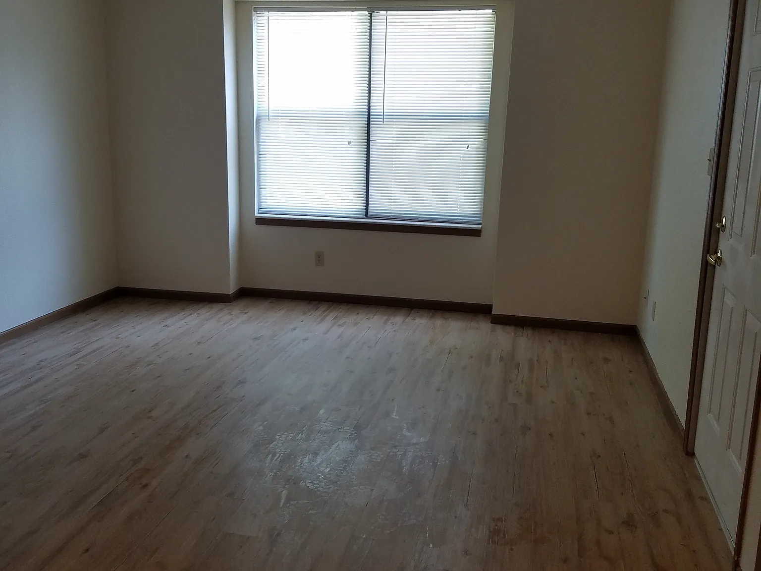 Chesterton Manor Apartments — Photo 4