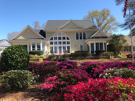 2nd image of 635 Oyster Bay Dr