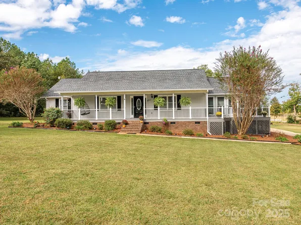 3022 Crestview Ln, Lancaster, SC 29720